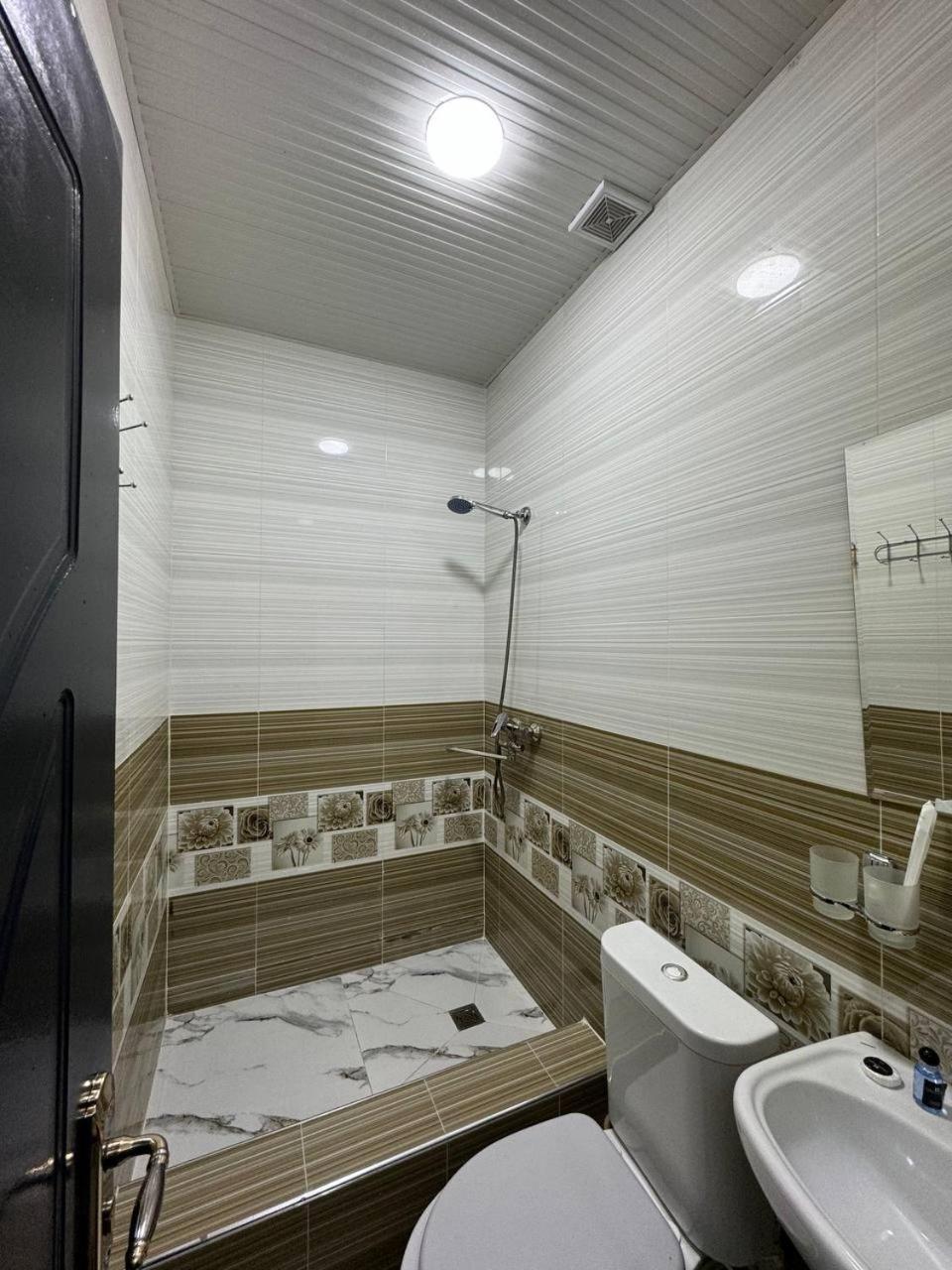 Rahat Inn Hotel Taskent Exterior foto